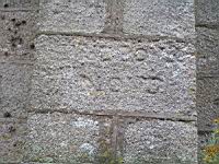 Guisseny, Eglise, Inscription sur les murs (3)